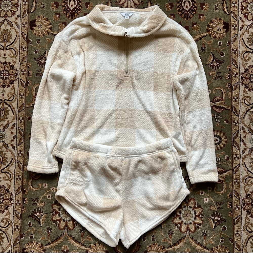 crown & ivy / buff ivory fuzzy soft loungewear 2 piece set size small womens